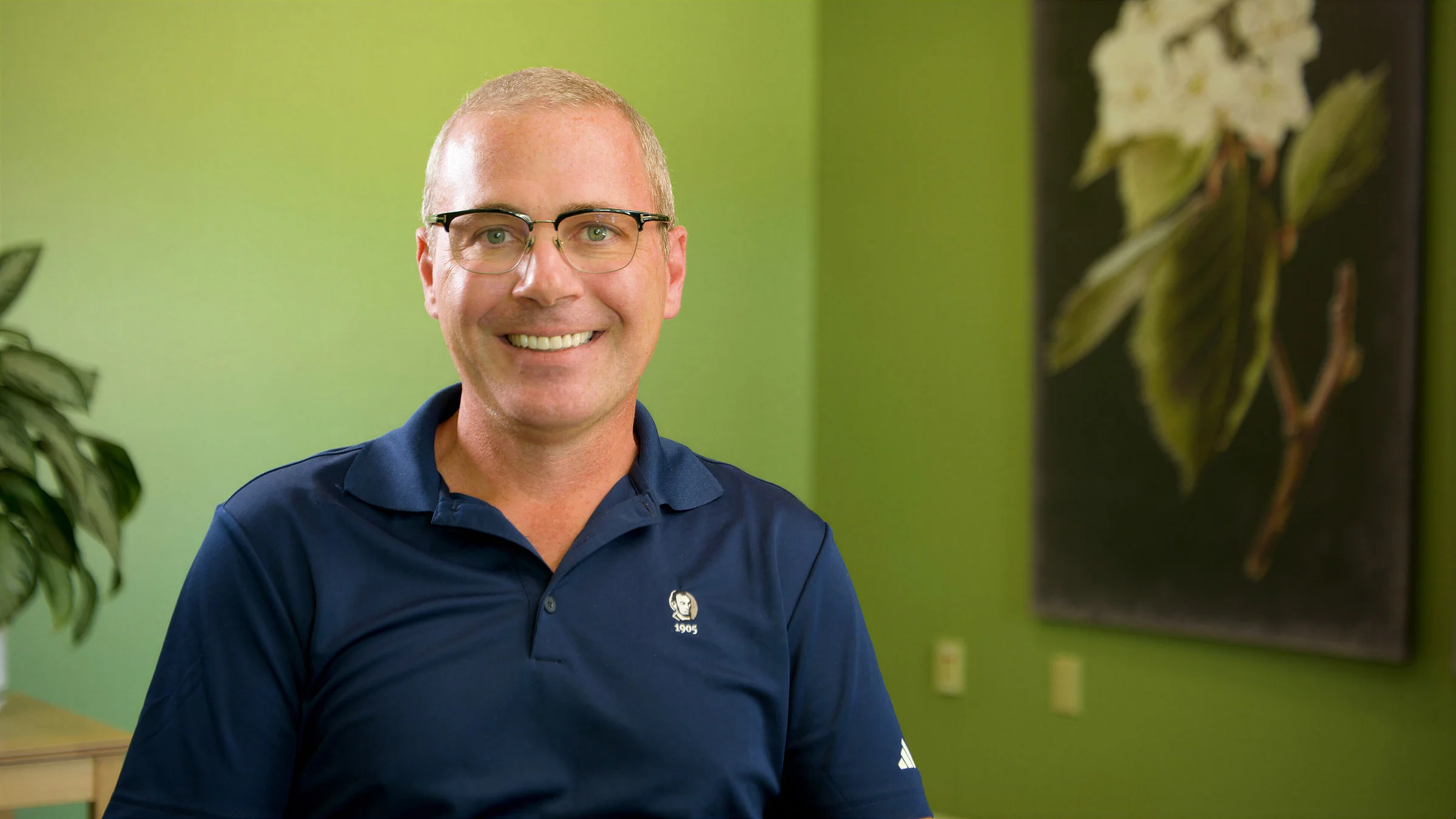 Casey K. sharing a video review of general dentistry at Broadway Dentistry in Fort Wayne, Indiana